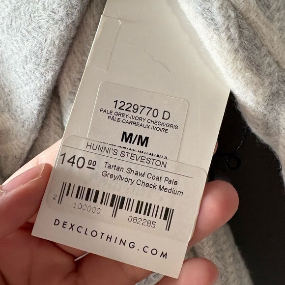 BNWT Dex, size M, Stylish Gray/ Ivory Tartan Plaid Wrap Coat. Belted, Wool blend - Picture 3 of 9